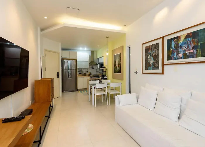 Apartamento de Luxo 500m da Praia de Copacabana e Ipanema e do Metro